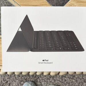 Apple iPad Smart Keyboard - Black